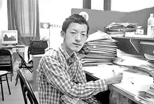 Thần đồng bỏ học đi tu khiến mẹ nhập viện, vài năm sau lại có quyết định khiến dân tình ngỡ ngàng: Đời chẳng biết trước điều gì! - Ảnh 1. Thần đồng bỏ học đi tu khiến mẹ nhập viện, vài năm sau lại có quyết định khiến dân tình ngỡ ngàng: Đời chẳng biết trước điều gì! - Ảnh 1.