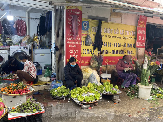 28 Tết, hoa quả tăng giá gấp 5 lần - Ảnh 4. 28 Tết, hoa quả tăng giá gấp 5 lần - Ảnh 4.