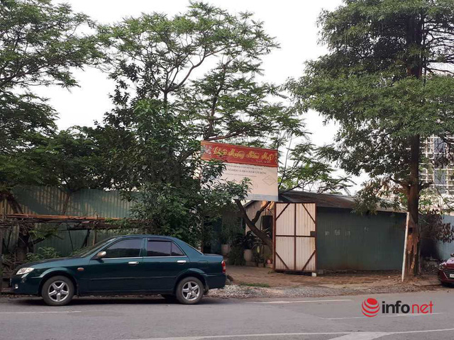 Hà Nội: Những dự án om đất vàng, để cỏ mọc um tùm sau những tấm tôn quây kín - Ảnh 5. Hà Nội: Những dự án om đất vàng, để cỏ mọc um tùm sau những tấm tôn quây kín - Ảnh 5.