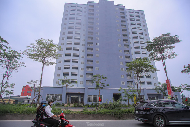 Khu chung cư tọa lạc vị trí đắc địa ở Hà Nội thành nơi tập kết rác  - Ảnh 2.  Khu chung cư tọa lạc vị trí đắc địa ở Hà Nội thành nơi tập kết rác  - Ảnh 2.