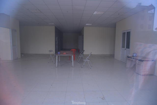 Khu chung cư tọa lạc vị trí đắc địa ở Hà Nội thành nơi tập kết rác  - Ảnh 10.  Khu chung cư tọa lạc vị trí đắc địa ở Hà Nội thành nơi tập kết rác  - Ảnh 10.