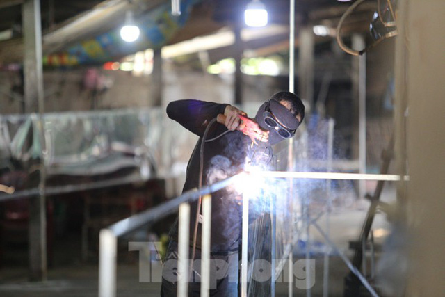  Chợ dân sinh ở Vinh khác lạ trước ngày mở cửa trở lại  - Ảnh 3.